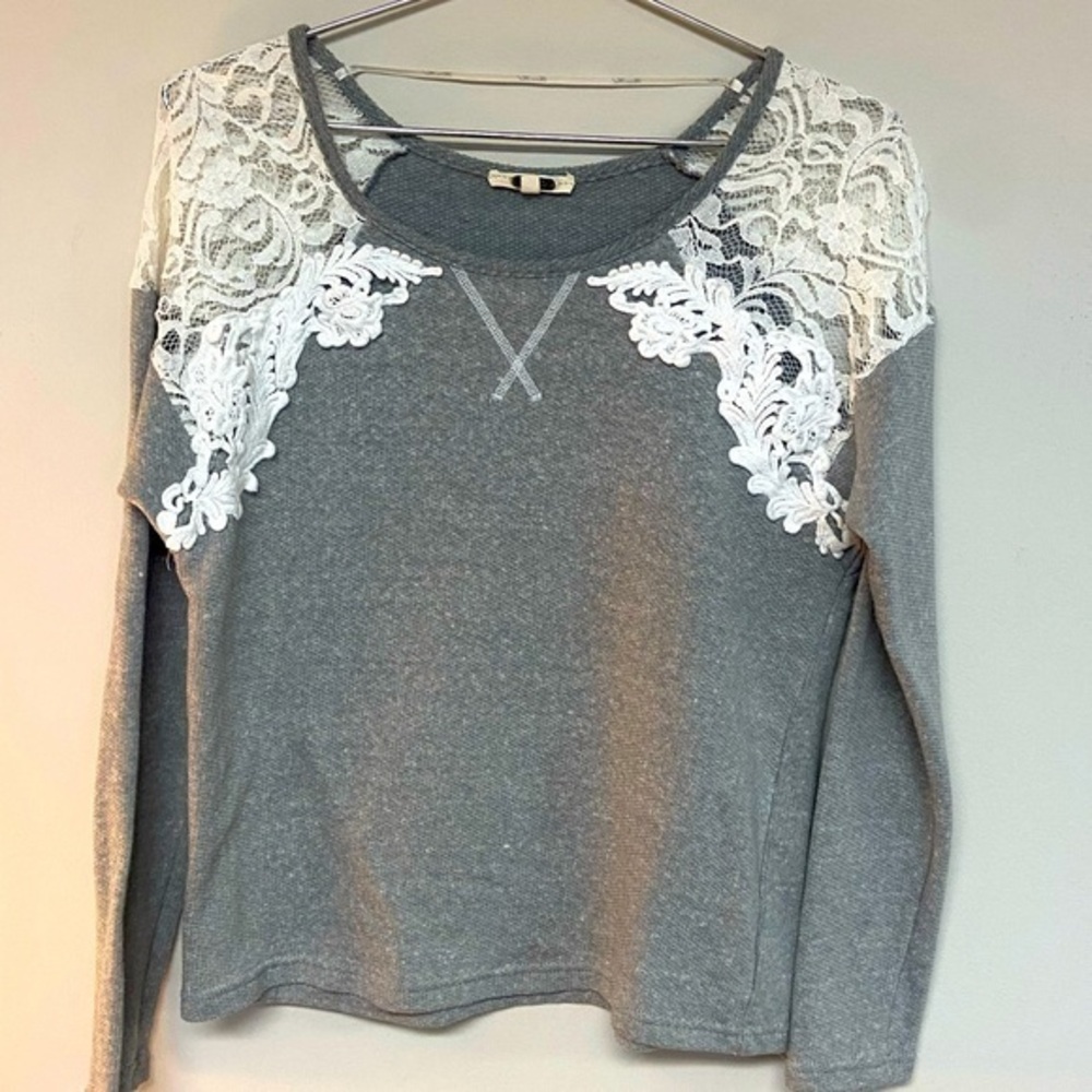 Women’s MISS ME Small Cute Pullover Sweater Lace ￼ Embroidery Gray Lightweight